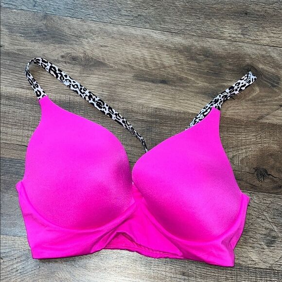 Victoria’s Secret lightly lined plunge bra size 32 DD - Picture 1 of 3